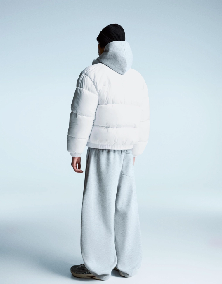 Технологичный пуховик