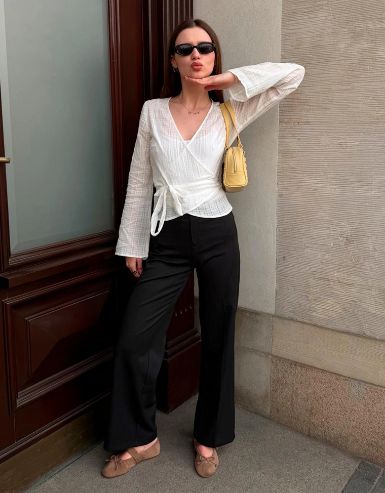 Блузка с запахом и принтом