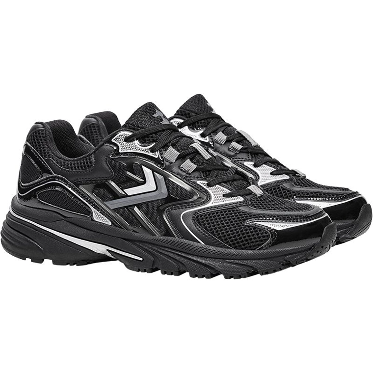 Кроссовки с контрастными вставками