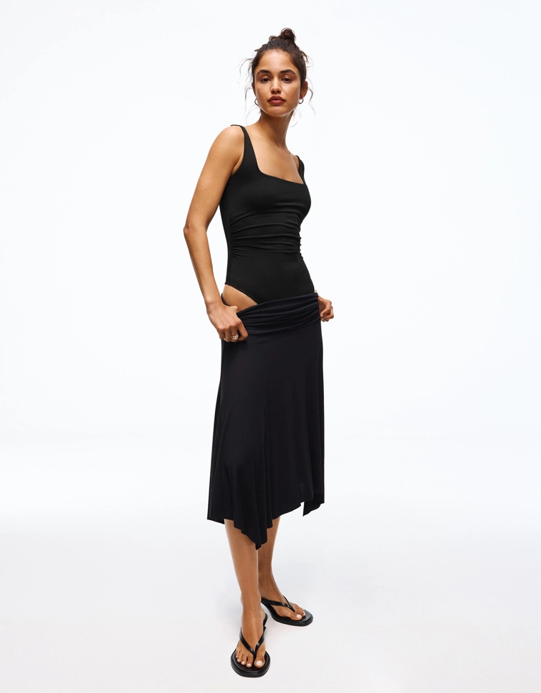 Боди на бретелях с квадратным вырезом