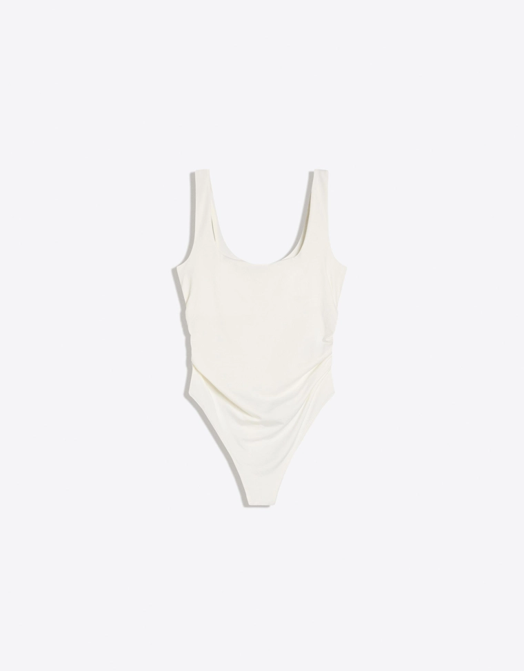 Боди на бретелях с квадратным вырезом