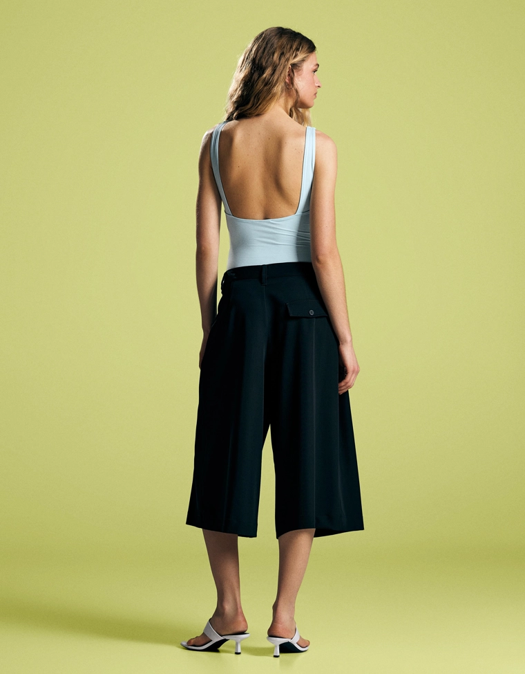 Боди на бретелях со сборками