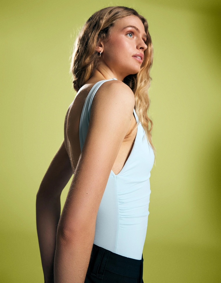 Боди на бретелях со сборками