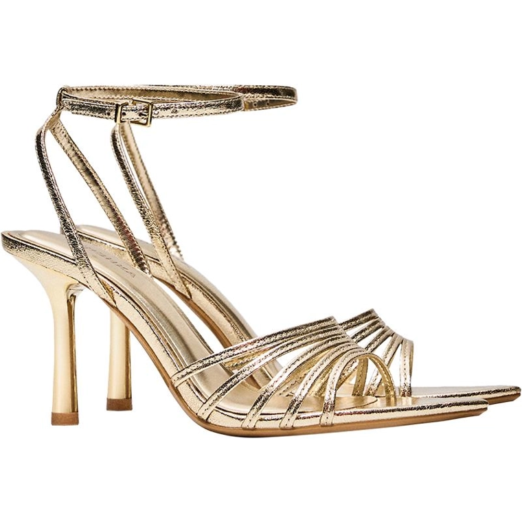 Босоножки на каблуке с множеством ремешков