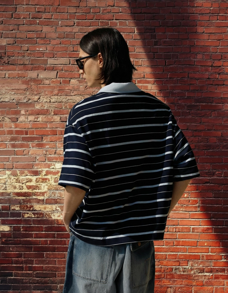 Поло с короткими рукавами, в полоску и с вышивкой