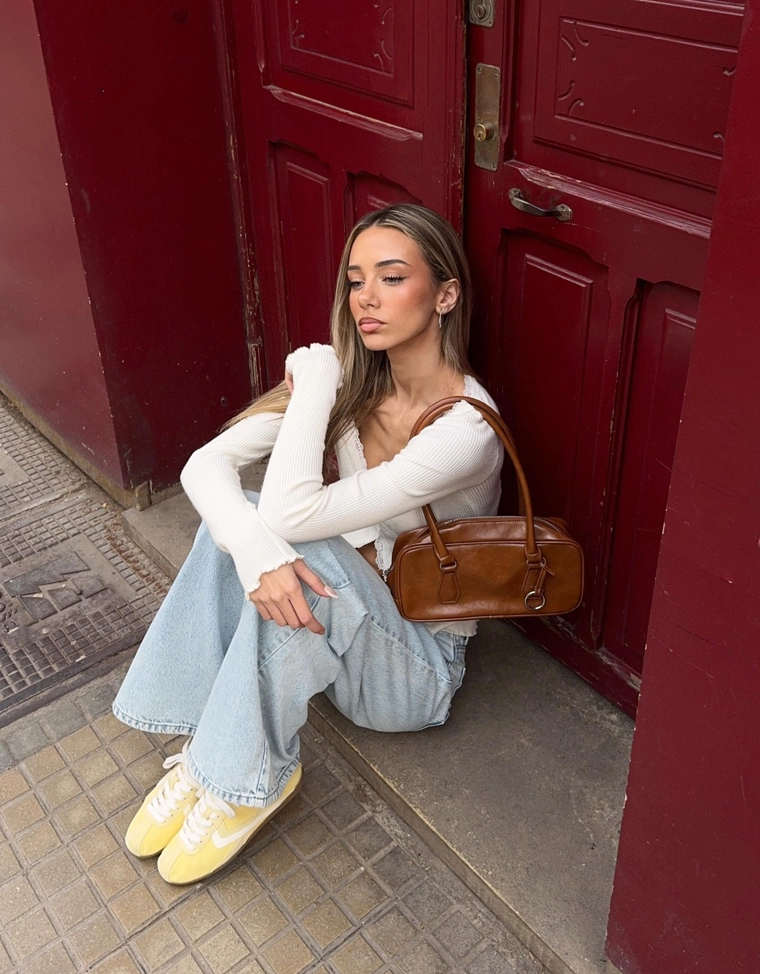 Трикотажная футболка с кружевом