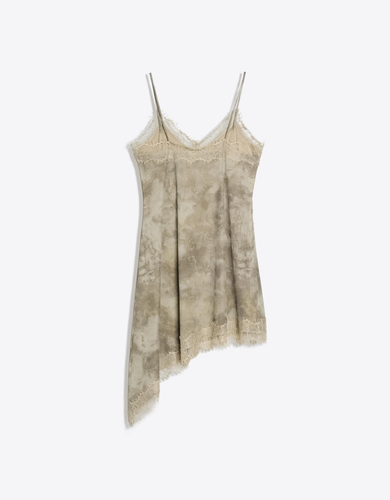 Мини-платье из полупрозрачной ткани с отделкой кружевом