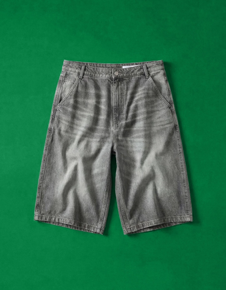 Джинсовые шорты-бермуды в скейтерском стиле