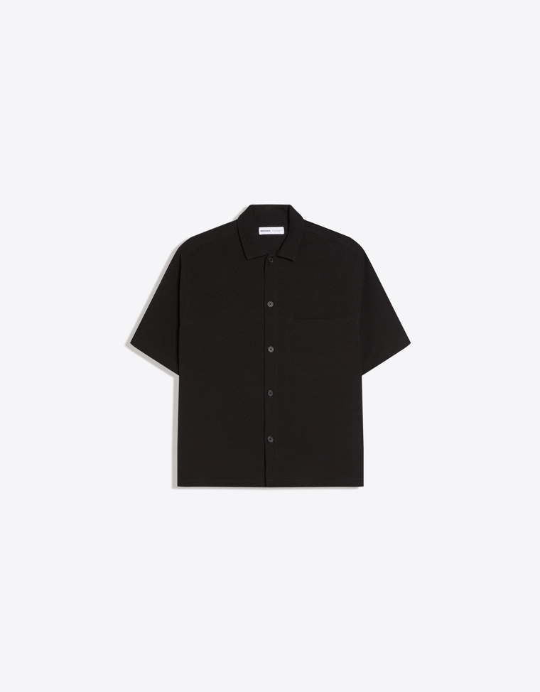 Приталенная рубашка геометрического кроя с короткими рукавами