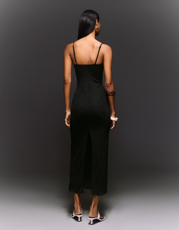 Платье миди на бретелях с кружевом