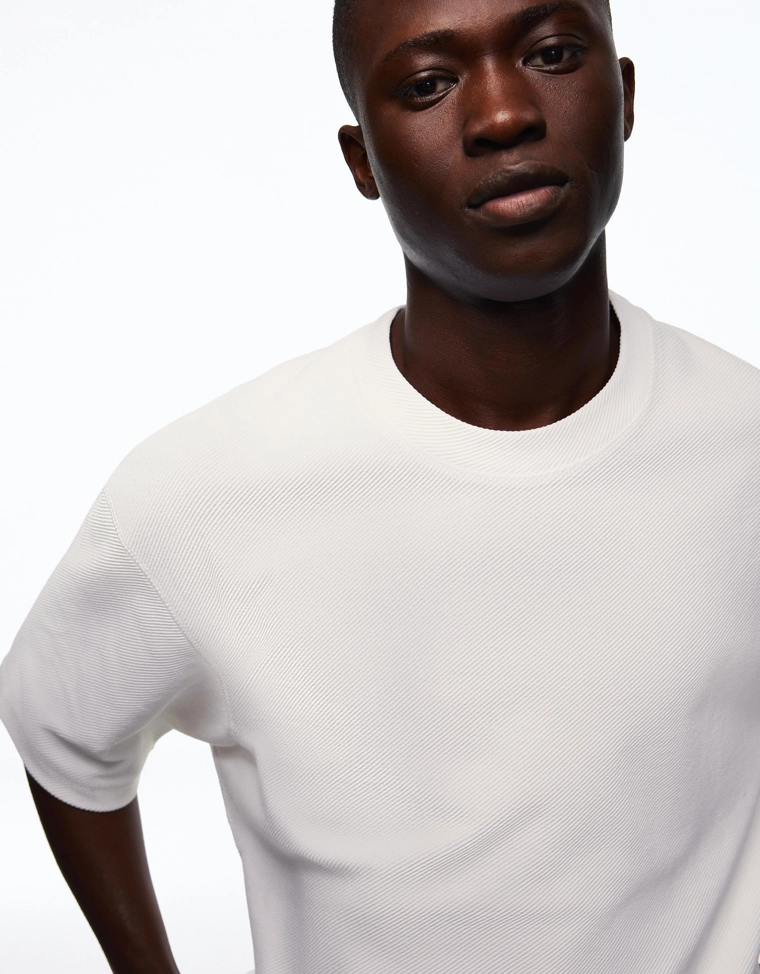 Футболка из мягкой ткани