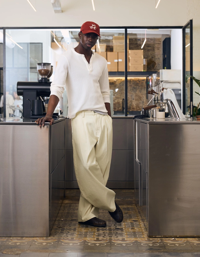 Джинсы-бананы с защипами