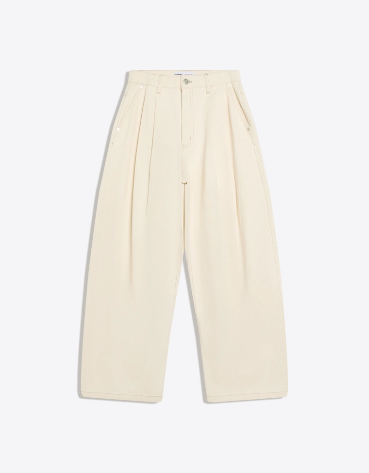 Джинсы-бананы с защипами