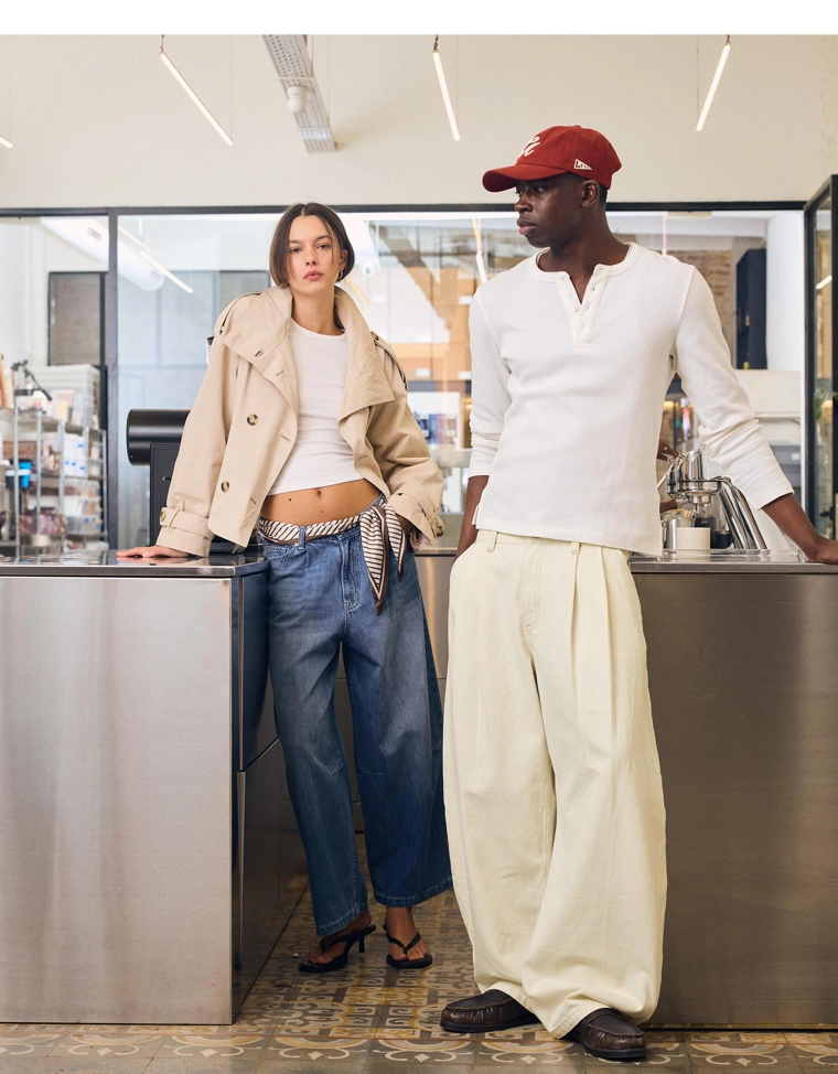 Джинсы-бананы с защипами