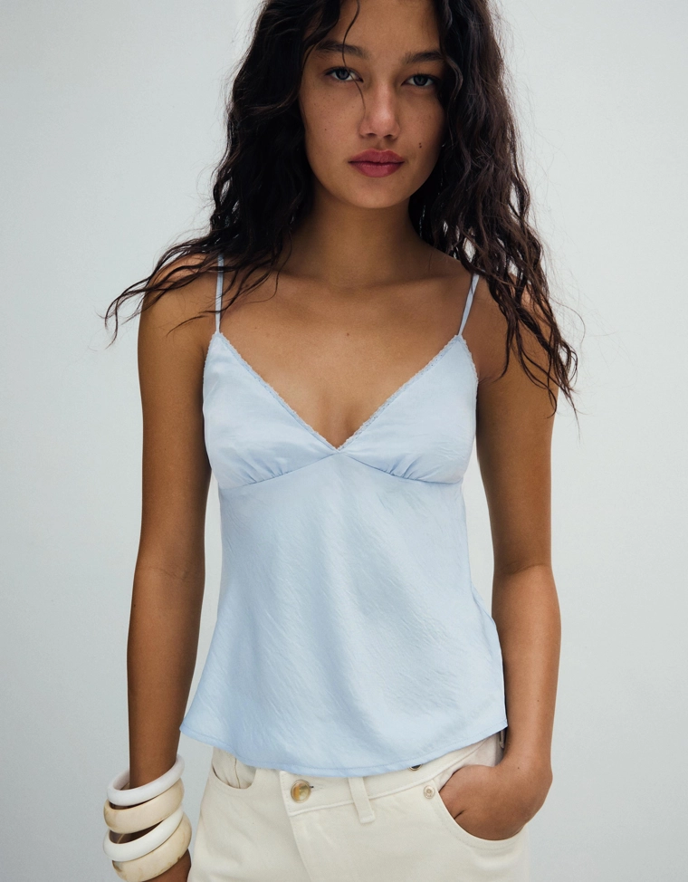 Топ из сатина с кружевом