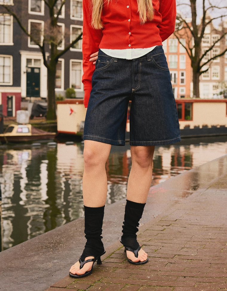 Джинсовые шорты свободного кроя