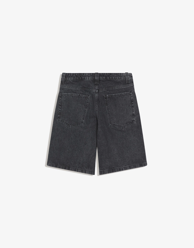 Джинсовые шорты свободного кроя