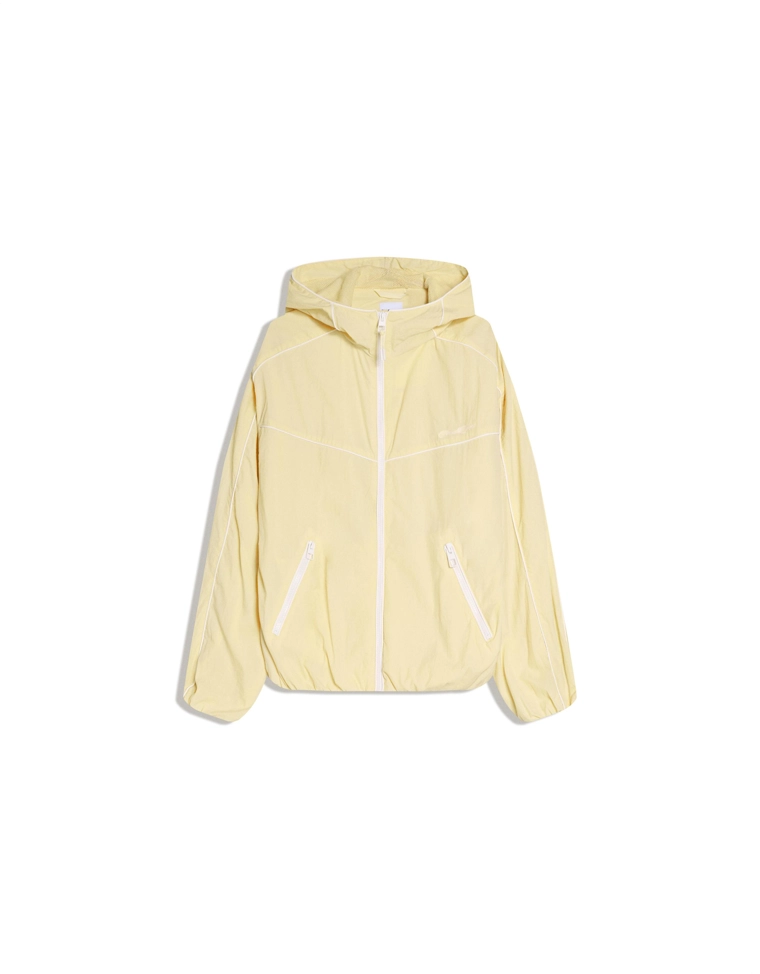 Куртка из высокотехнологичной ткани с капюшоном