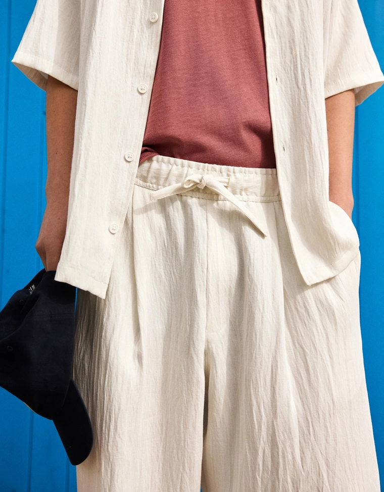 Брюки с заниженным шаговым швом в стиле рустик