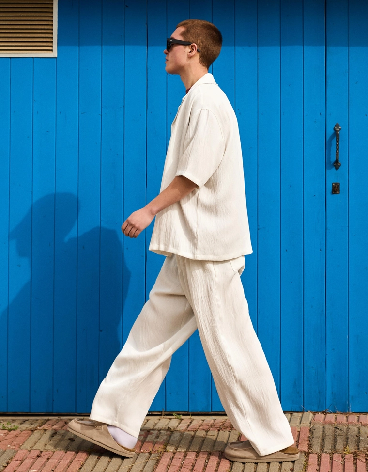 Брюки с заниженным шаговым швом в стиле рустик