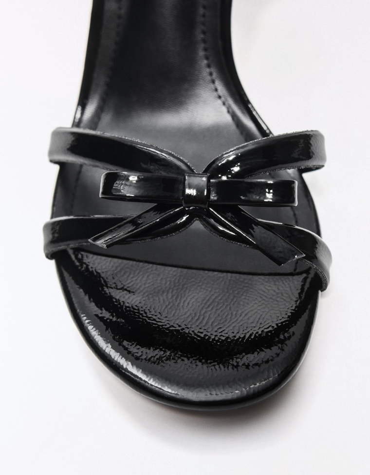 Босоножки на каблуке с бантом