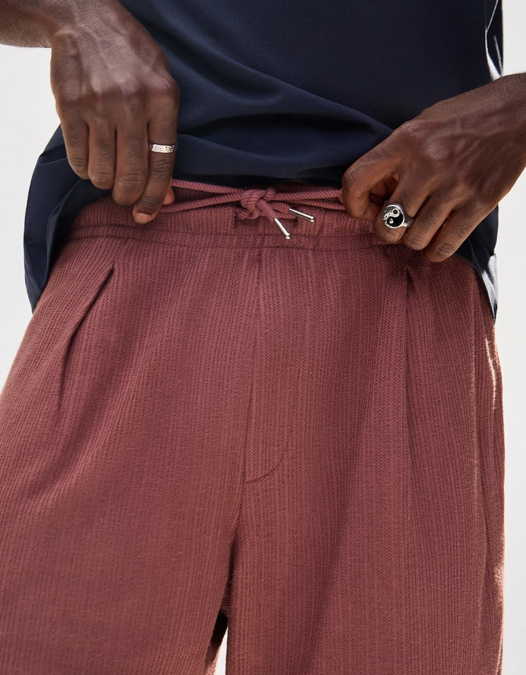 Шорты из мягкой ткани с фактурой