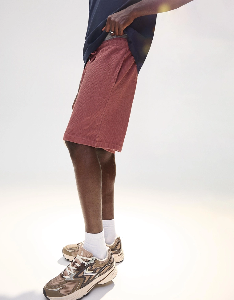 Шорты из мягкой ткани с фактурой