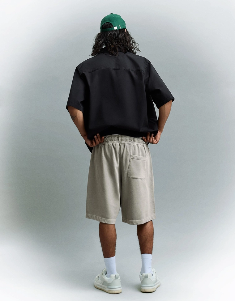 Шорты-бермуды свободного кроя с принтом