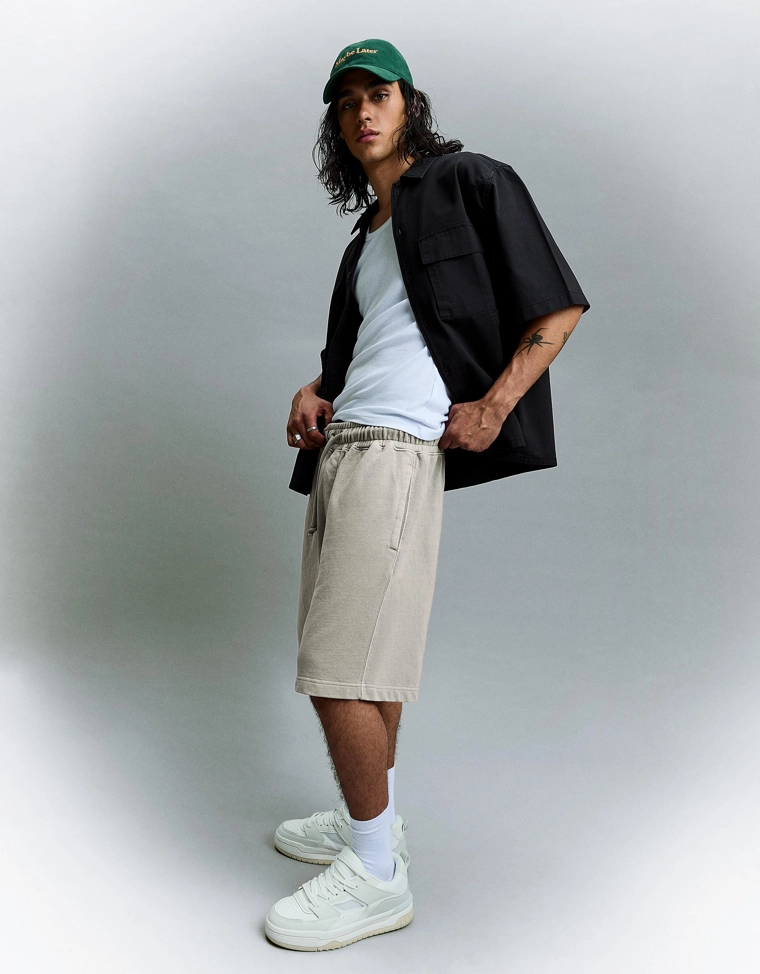 Шорты-бермуды свободного кроя с принтом