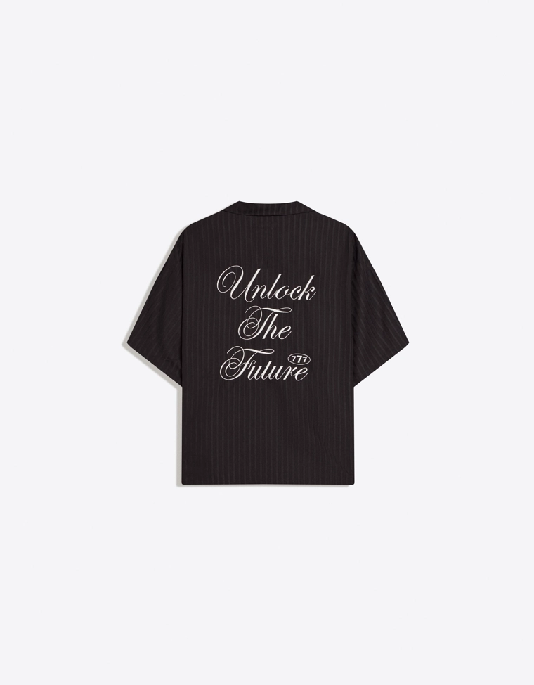 Рубашка геометрического кроя с короткими рукавами и вышивкой