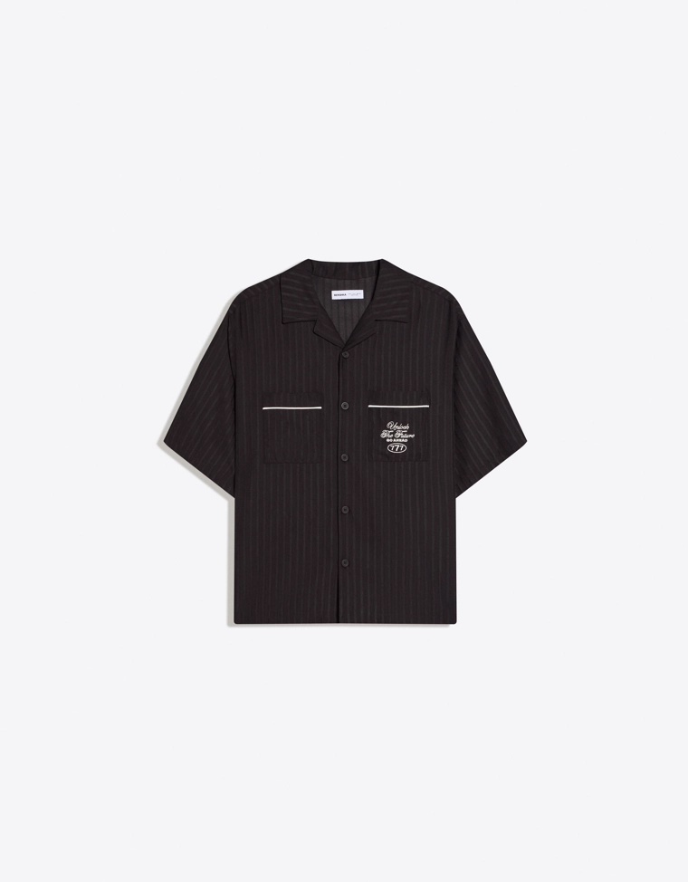 Рубашка геометрического кроя с короткими рукавами и вышивкой