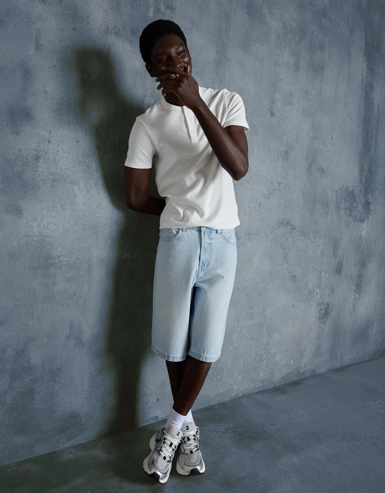 Джинсовые шорты свободного кроя