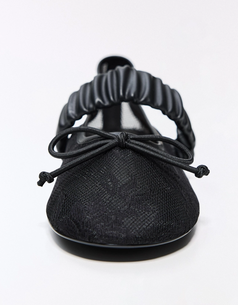 Балетки с кружевом