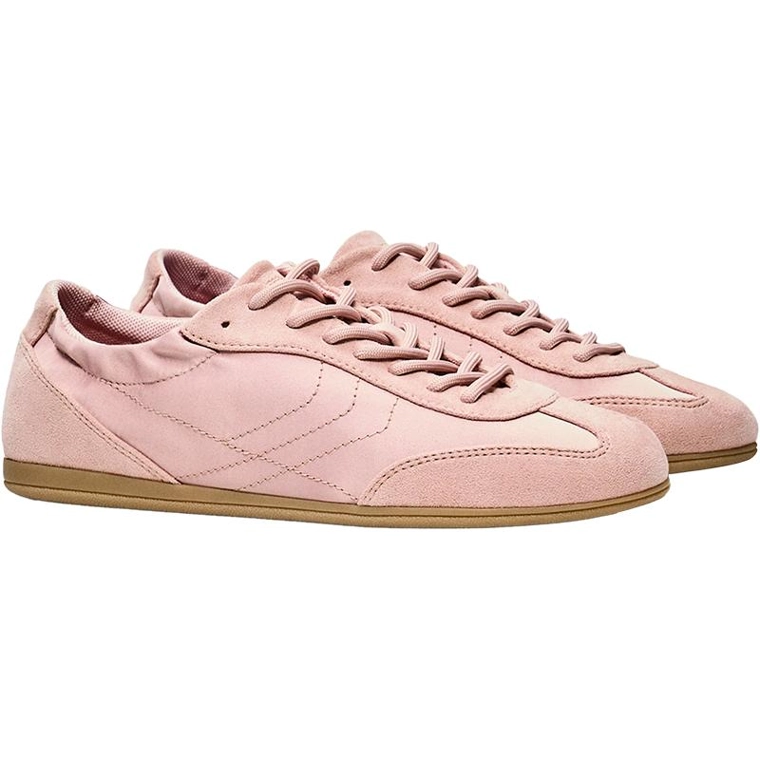 Тонкие туфли на плоской подошве