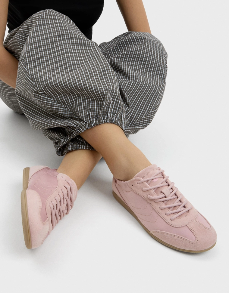 Тонкие туфли на плоской подошве