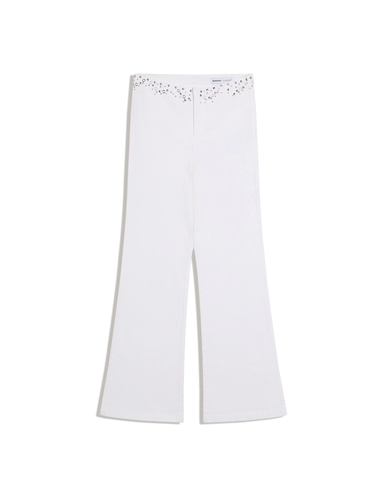 Брюки с заклепками на поясе