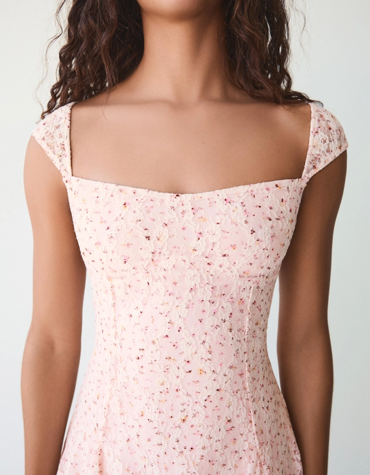 Мини-платье из кружева с принтом