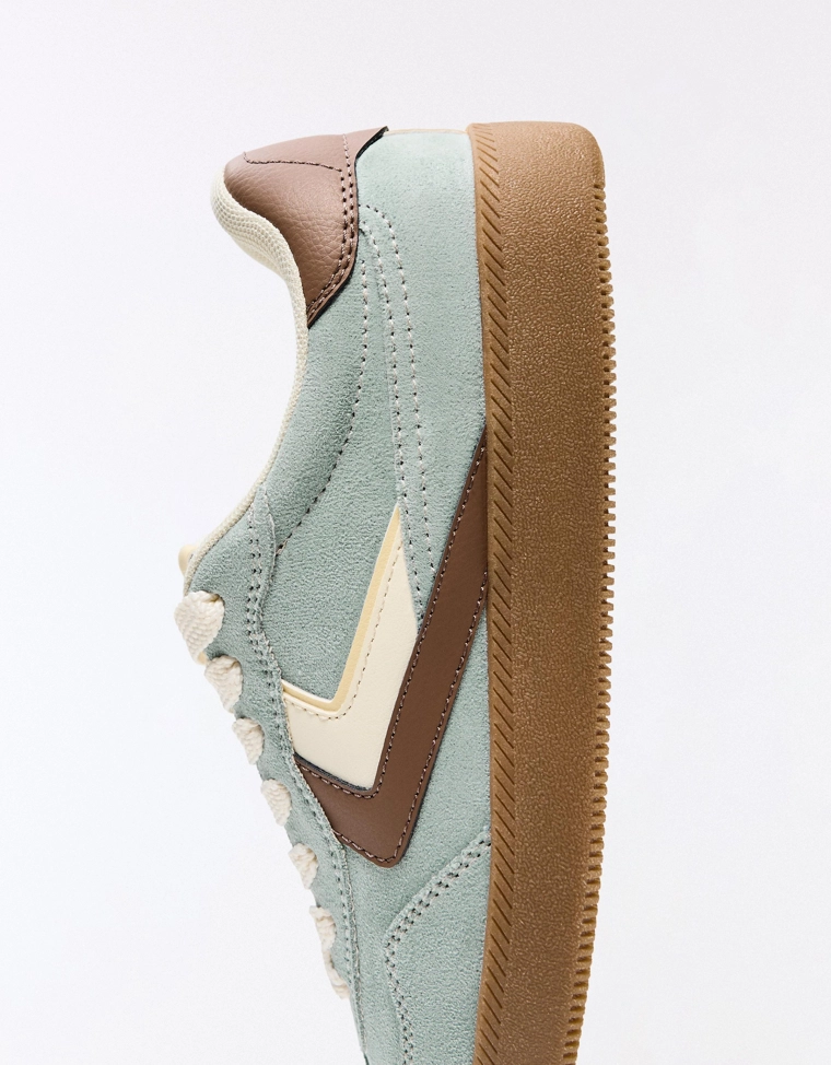 Ретро кроссовки