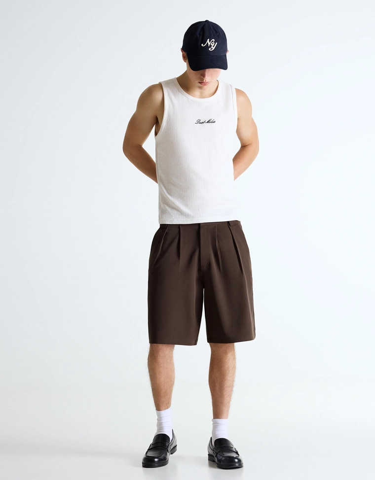 Приталенные шорты-бермуды свободного кроя