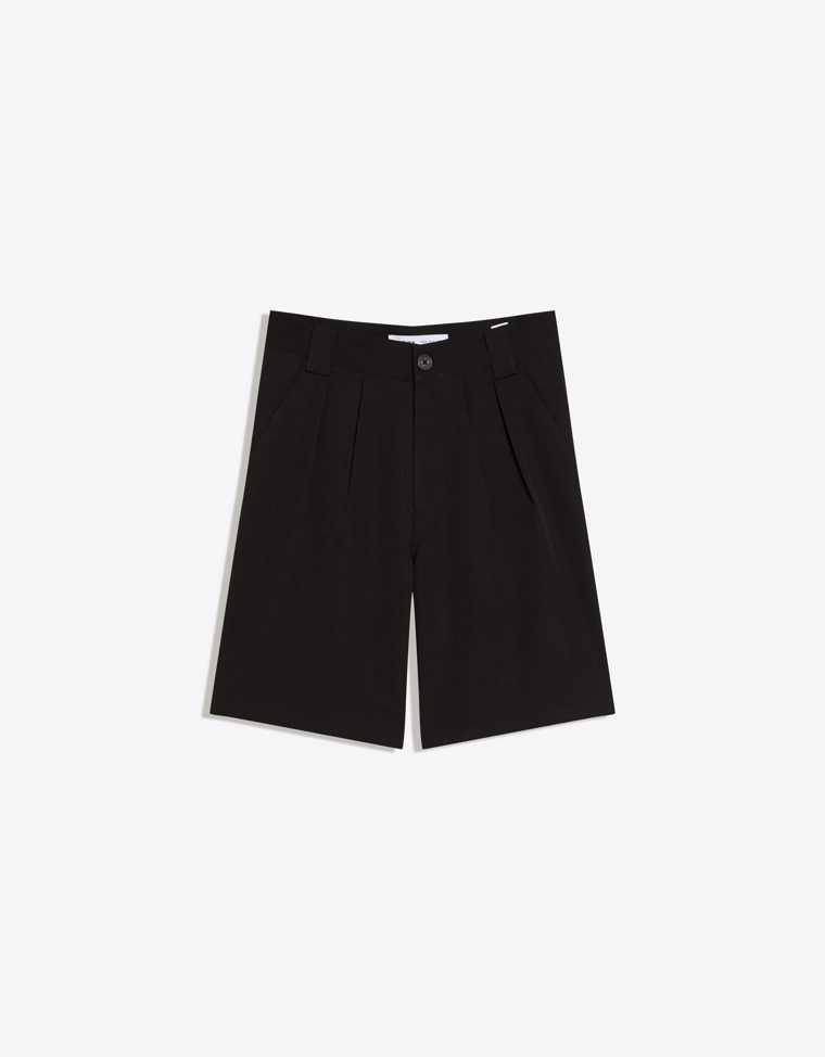 Шорты-бермуды свободного кроя