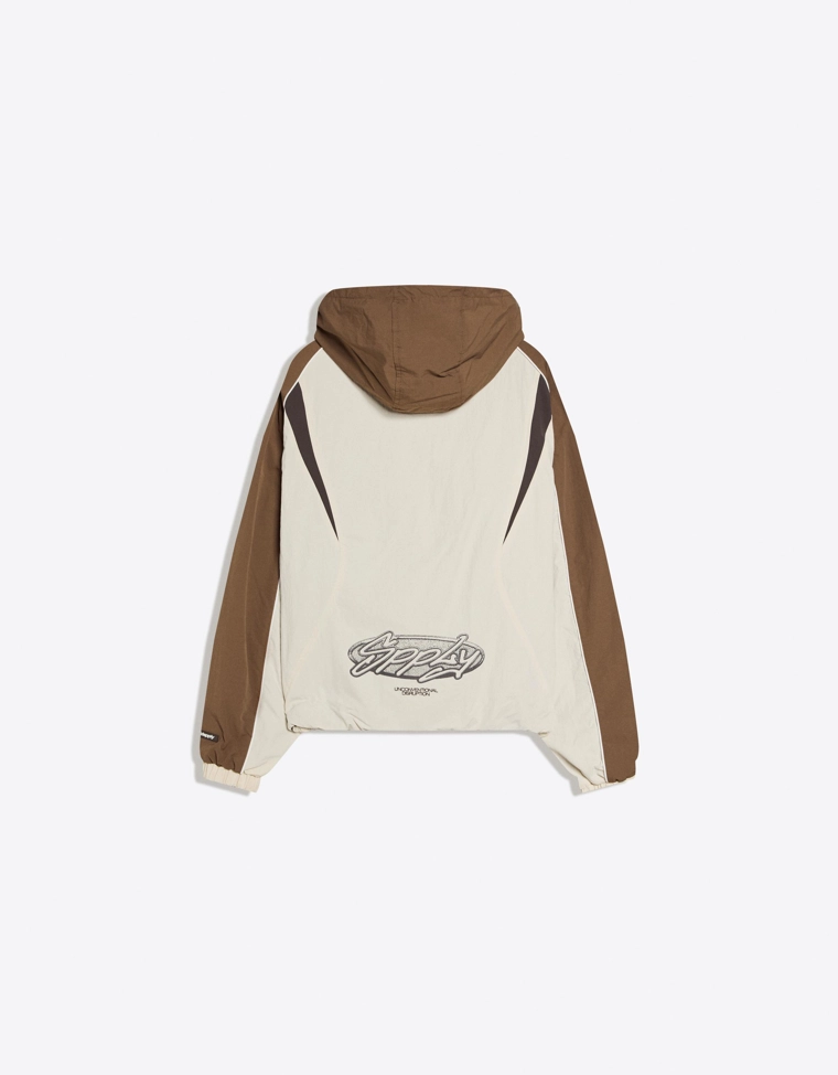 Куртка из высокотехнологичной ткани с капюшоном