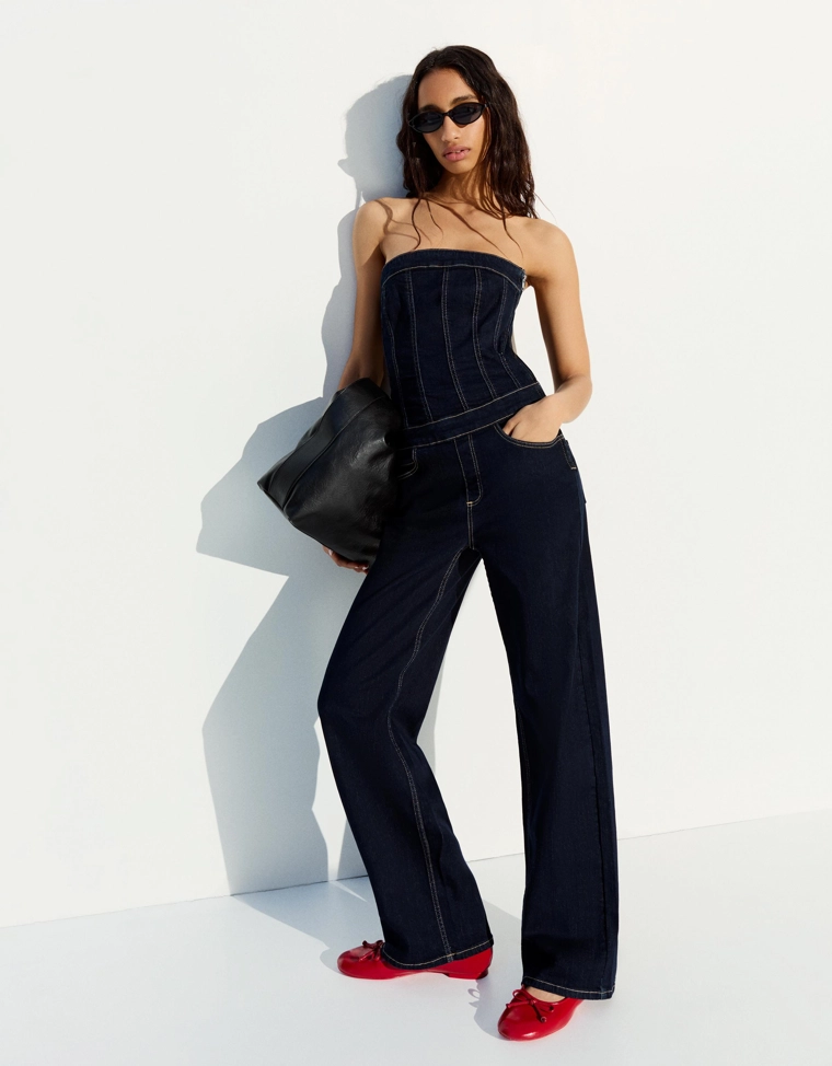 Длинный джинсовый комбинезон