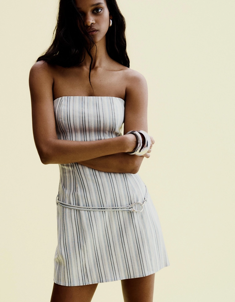 Платье мини с открытыми плечами