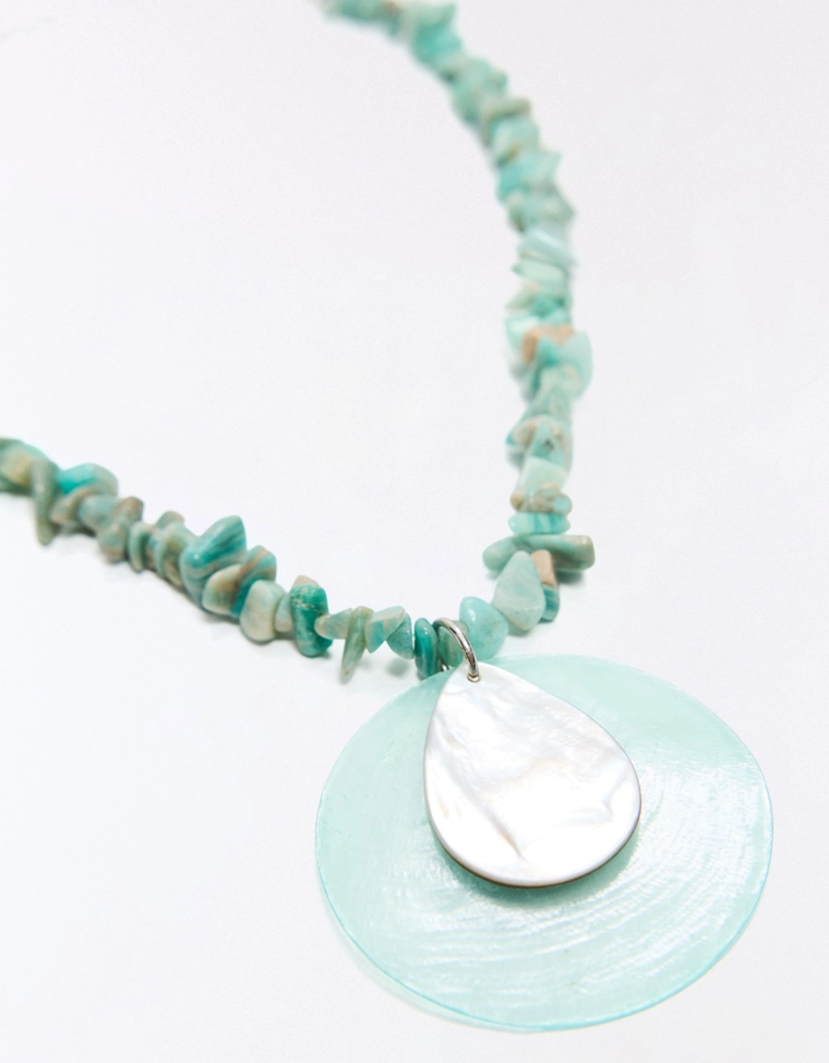 Ожерелье из перламутра и камня