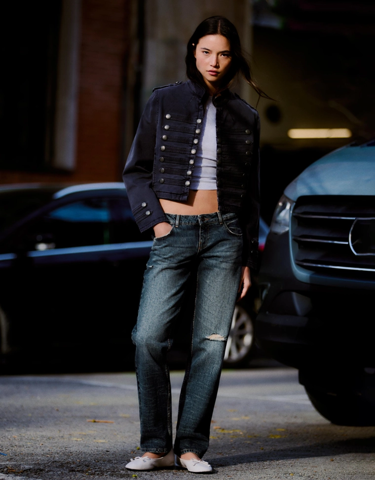 Джинсы прямого кроя с низкой посадкой и разрезами