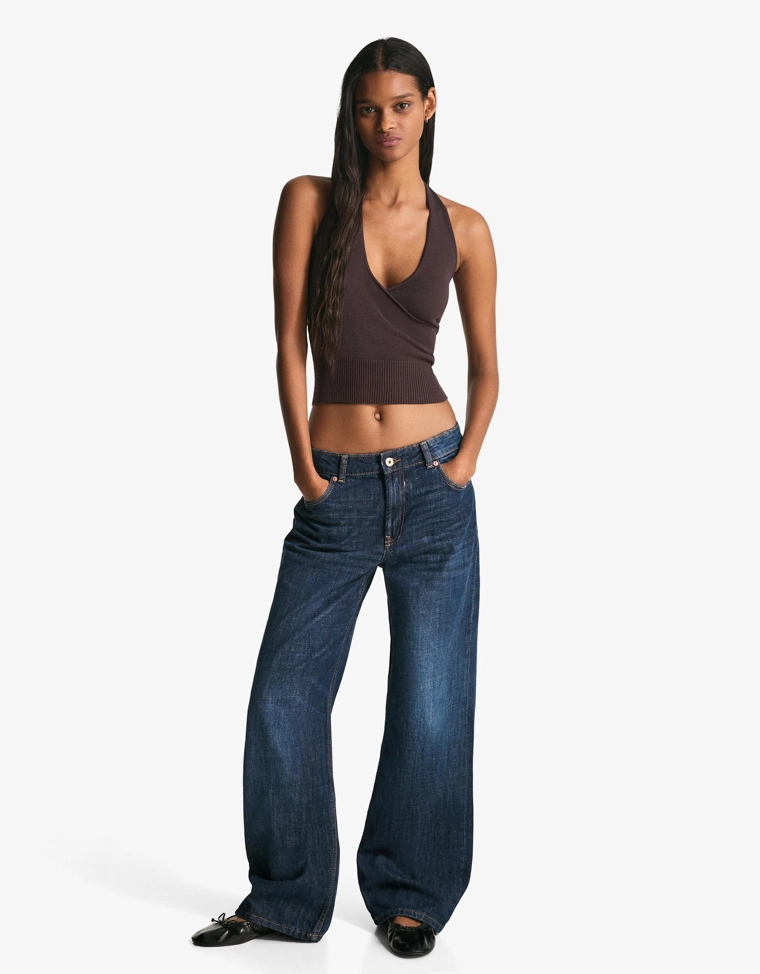 Топ с запахом и горловиной халтер