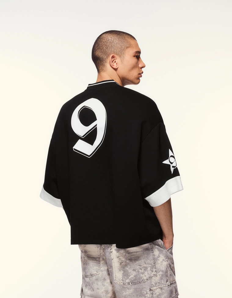 Спортивная футболка с короткими рукавами и принтом