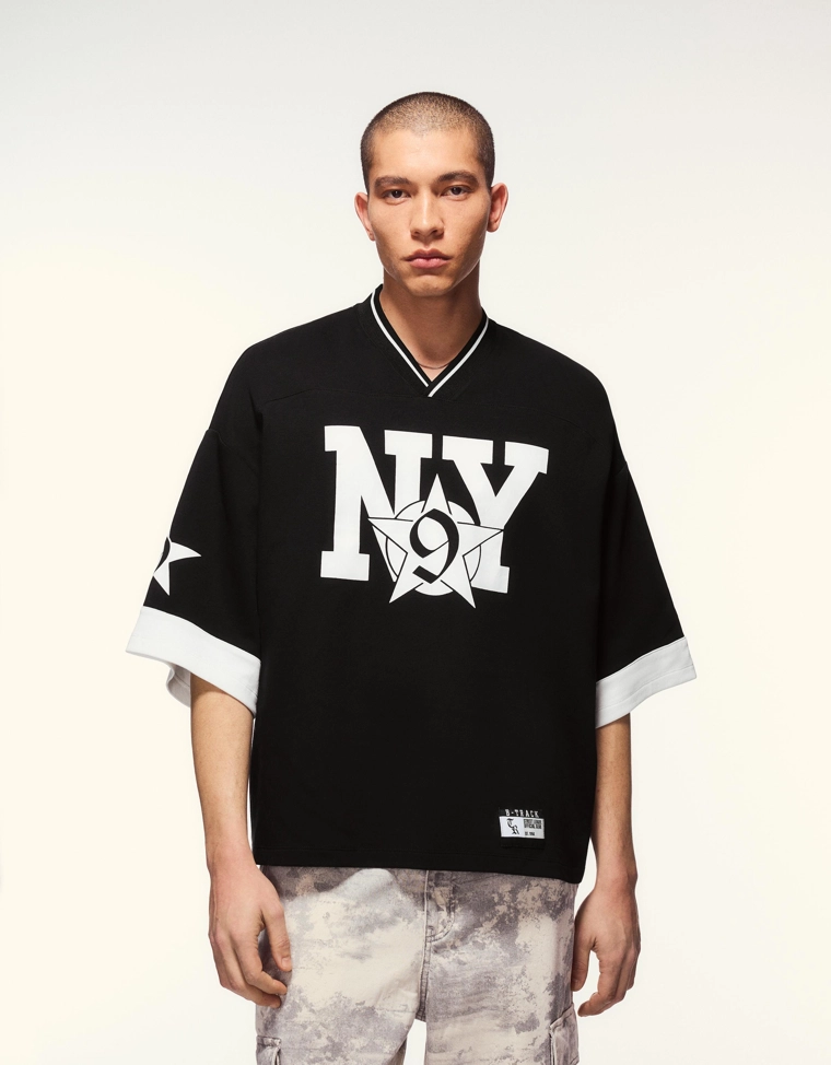 Спортивная футболка с короткими рукавами и принтом