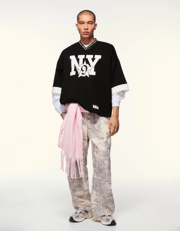 Спортивная футболка с короткими рукавами и принтом