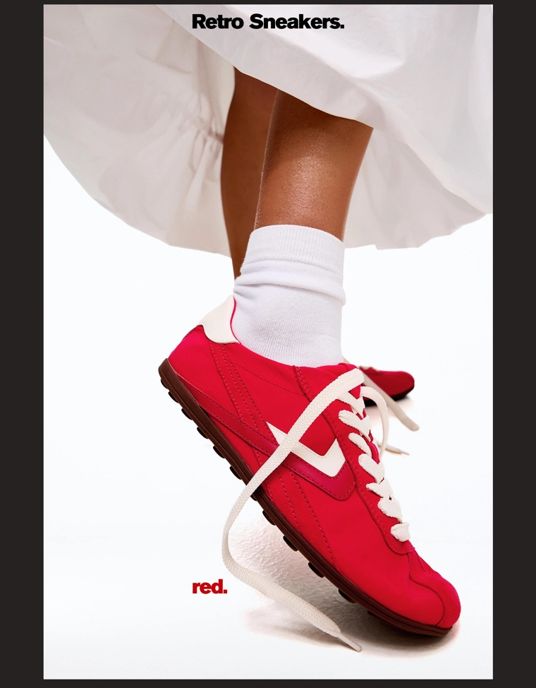 Тонкие туфли на плоской подошве